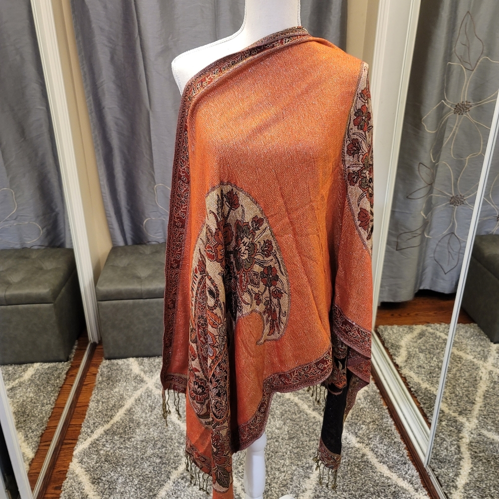 Elegant reversible shael wrap